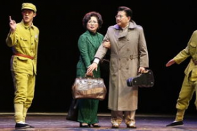 霓虹灯下的哨兵话剧演员表