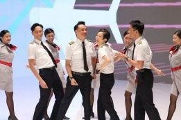冲上云霄1背景音乐,激荡蓝天，旋律中的航空传奇