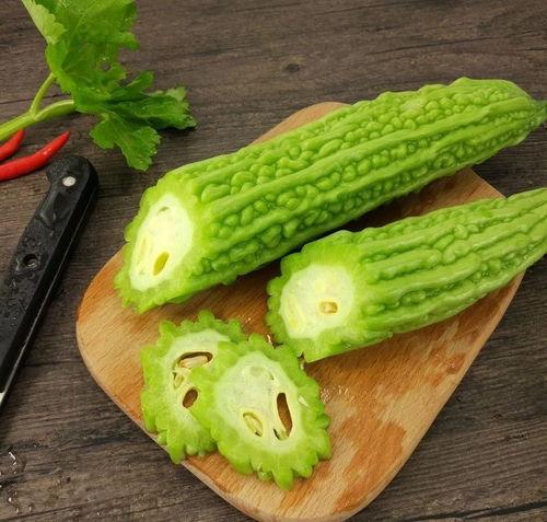 网上吃瓜的意思,揭秘网友围观背后的娱乐狂欢